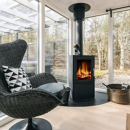 Vakantiehuis 4 Star In Hals