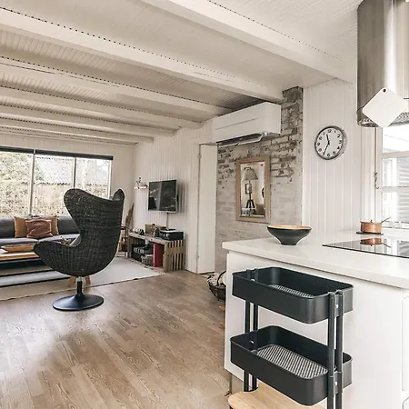 Semesterbostad 4 Star In Hals