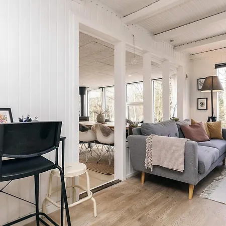 Semesterbostad 4 Star In Hals
